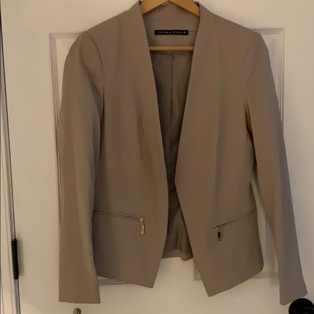 Beige/Taupe Blazer